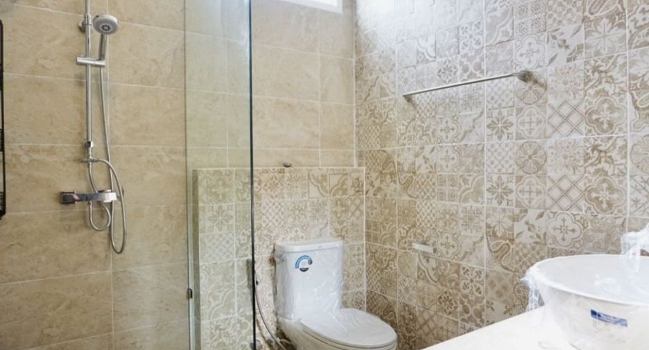 For rent and for sale 5 bedrooms house in San Sai, Chiang Mai
