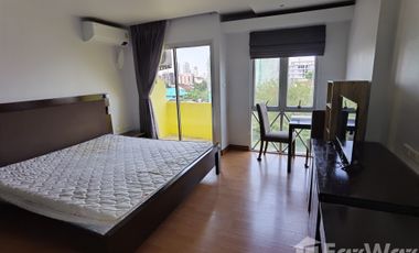For rent studio condo in Huai Khwang, Bangkok