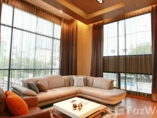 For sale 5 Beds house in Din Daeng, Bangkok