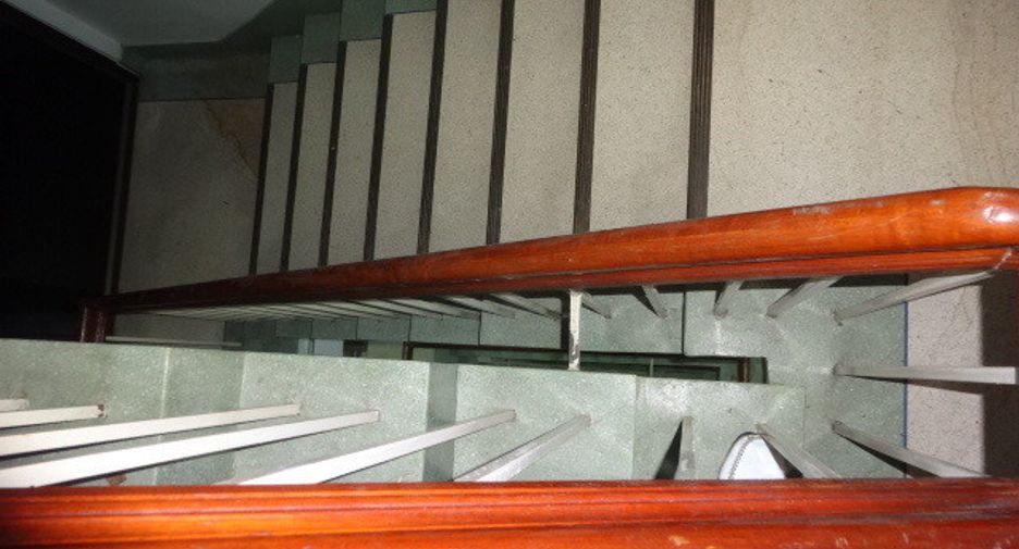 For sale 5 bedrooms retail Space in Phra Khanong, Bangkok