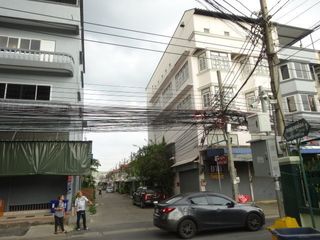 For sale 5 bedrooms retail Space in Phra Khanong, Bangkok