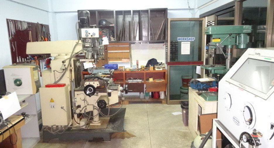 For sale 5 bedrooms retail Space in Phra Khanong, Bangkok