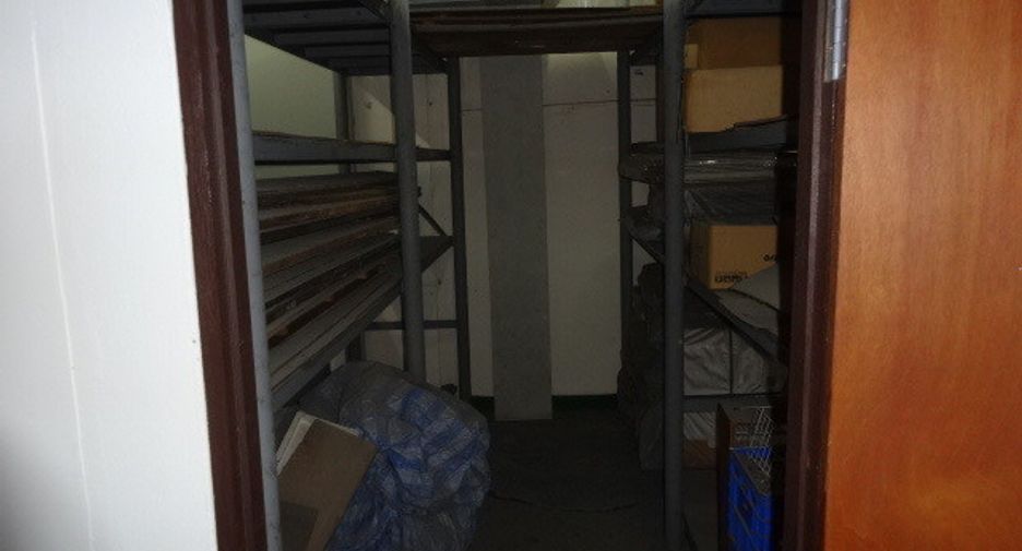 For sale 5 bedrooms retail Space in Phra Khanong, Bangkok