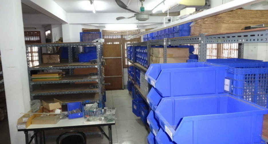For sale 5 bedrooms retail Space in Phra Khanong, Bangkok