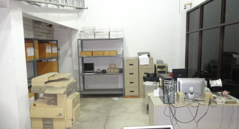 For sale 5 bedrooms retail Space in Phra Khanong, Bangkok