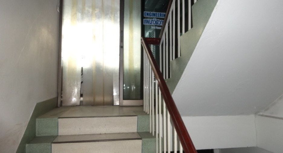 For sale 5 bedrooms retail Space in Phra Khanong, Bangkok
