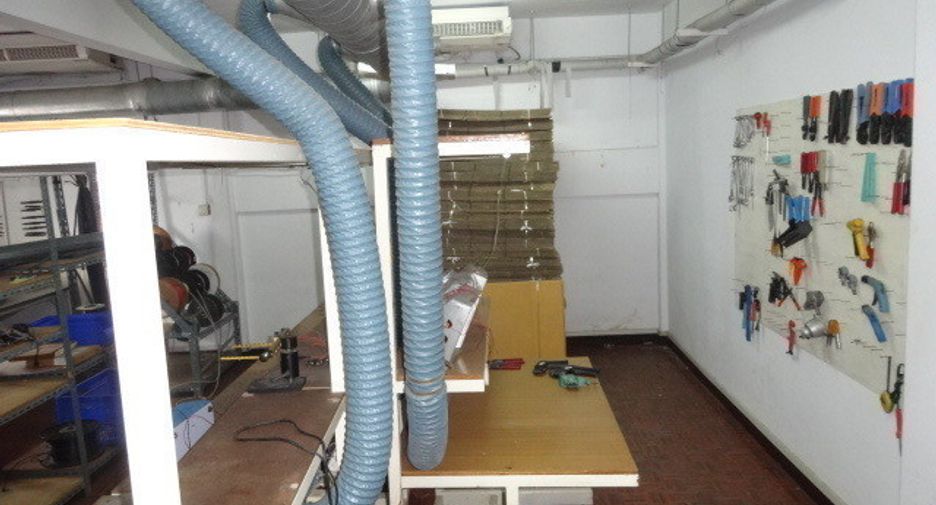 For sale 5 bedrooms retail Space in Phra Khanong, Bangkok