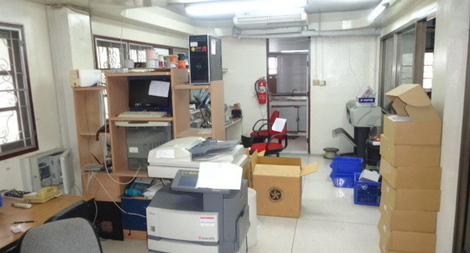 For sale 5 bedrooms retail Space in Phra Khanong, Bangkok