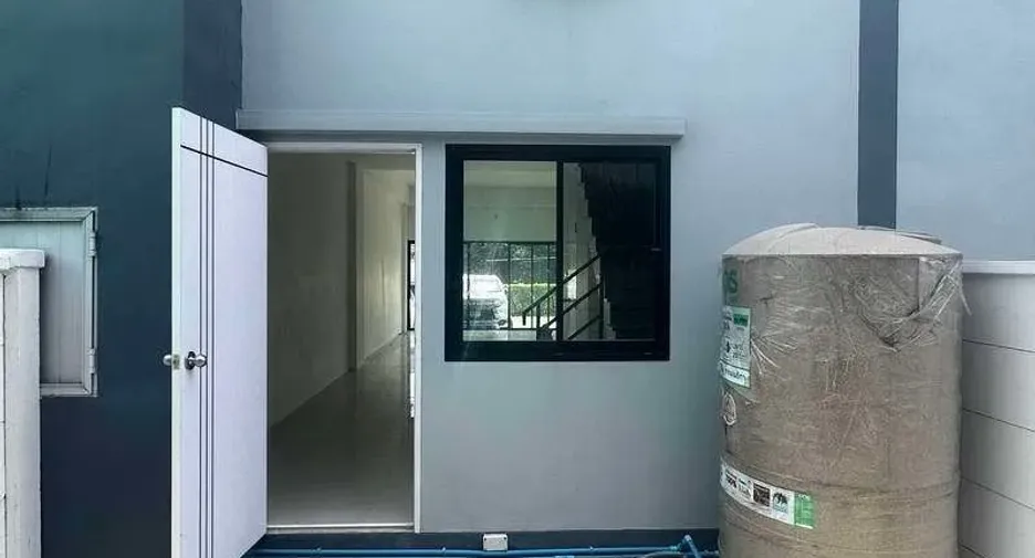 出售 2 卧室 办公室 在 Bang Yai, Nonthaburi