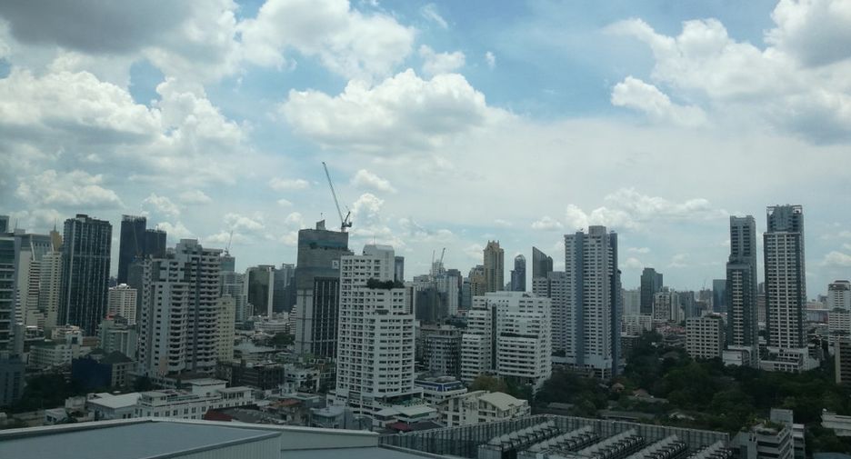 À louer et à vendre 2 chambres condo à Khlong Toei, Bangkok