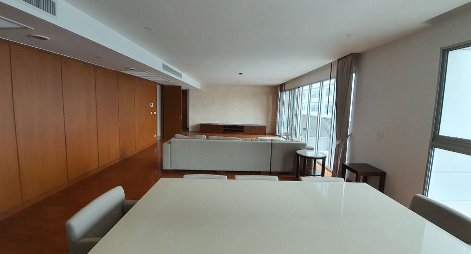 For sale and for rent 4 bed apartment in Watthana, Bangkok