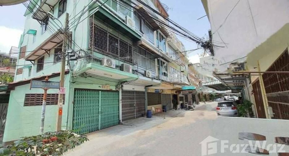 For sale 3 Beds townhouse in Bang Rak, Bangkok