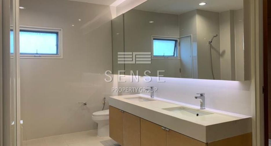Condo en alquiler de 4 habitaciones en Watthana, Bangkok