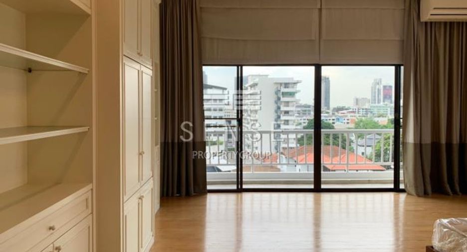 Condo en alquiler de 4 habitaciones en Watthana, Bangkok