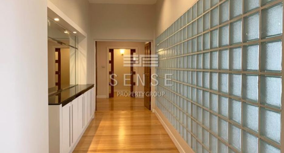 Condo en alquiler de 4 habitaciones en Watthana, Bangkok