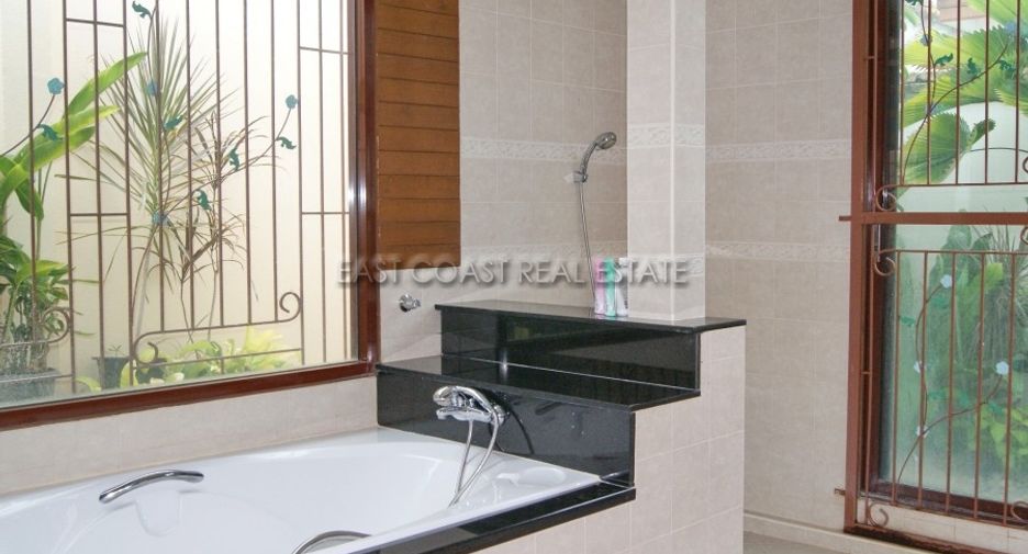 For sale 3 bedrooms house in Bang Lamung, Chonburi