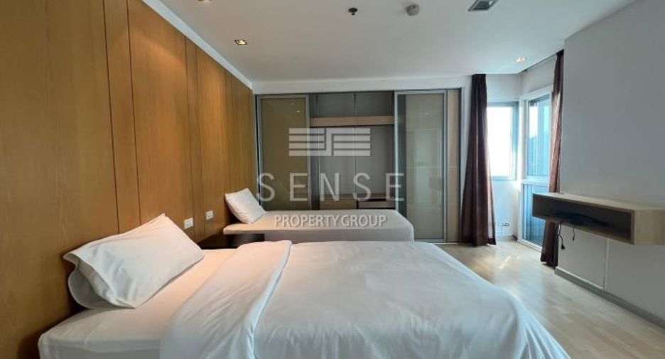 For rent 2 bedrooms condo in Watthana, Bangkok