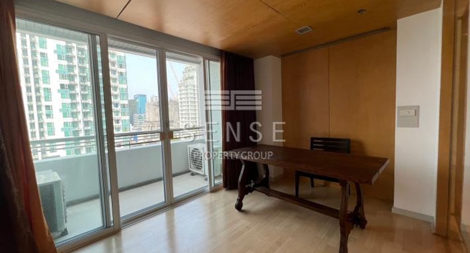 For rent 2 bedrooms condo in Watthana, Bangkok