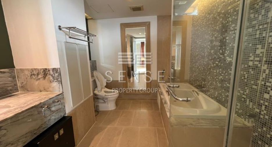 For rent 2 bedrooms condo in Watthana, Bangkok