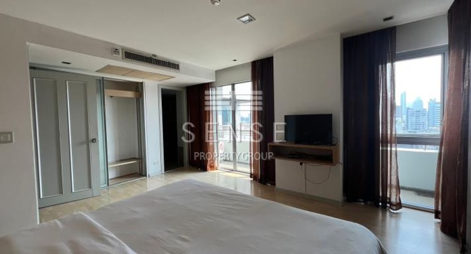 For rent 2 bedrooms condo in Watthana, Bangkok