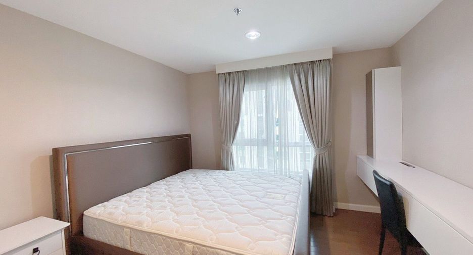 For sale 3 bed condo in Huai Khwang, Bangkok