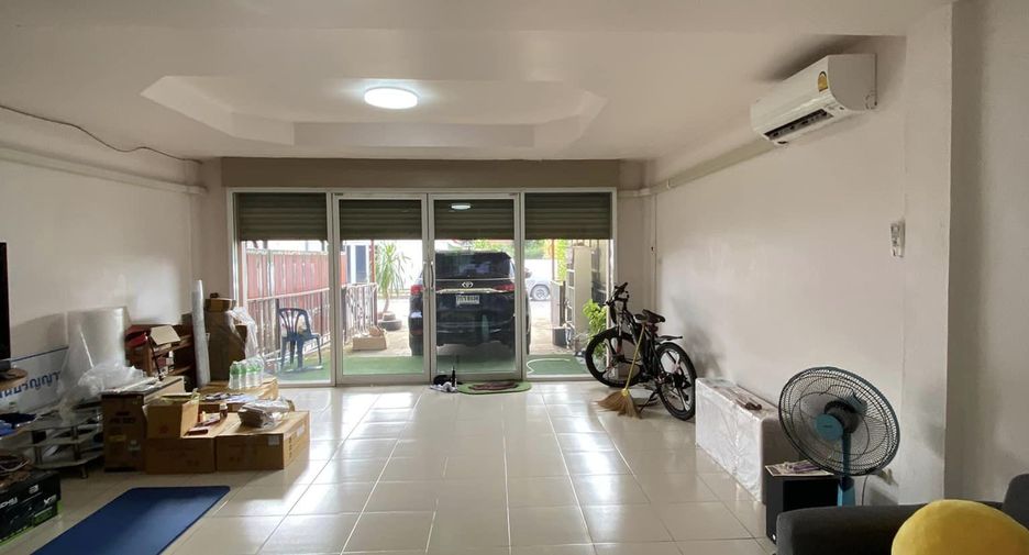 For sale 2 bed townhouse in Huay Yai, Pattaya