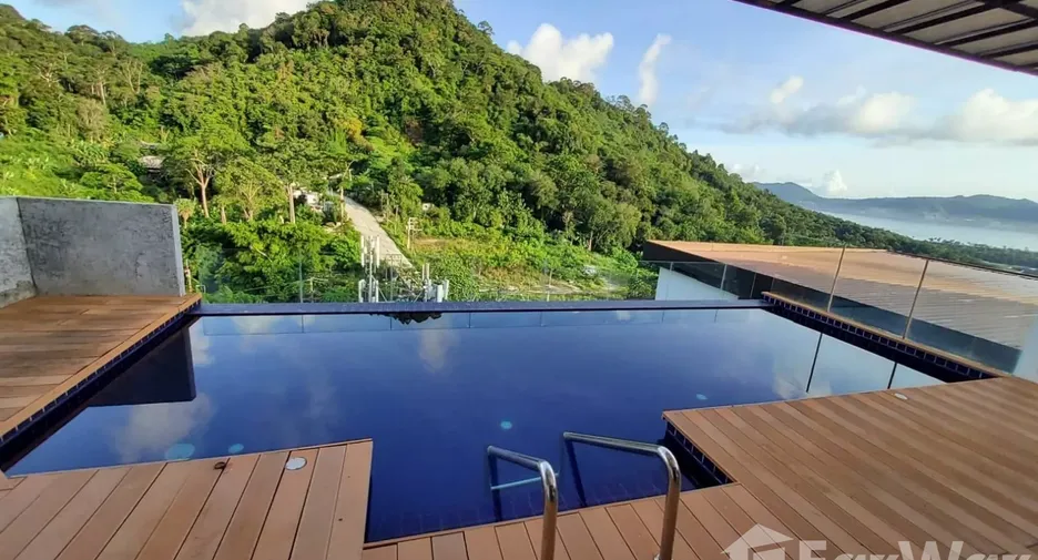 For sale 6 bed townhouse in Kathu, Phuket