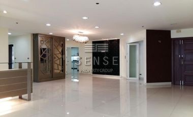 For rent 3 bed condo in Watthana, Bangkok