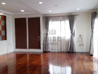 For rent 3 bed condo in Watthana, Bangkok