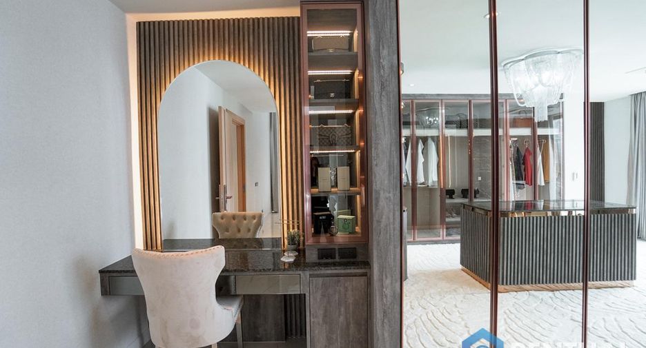 Villa zum Kauf mit 6 Zimmer in Bang Lamung, Chonburi