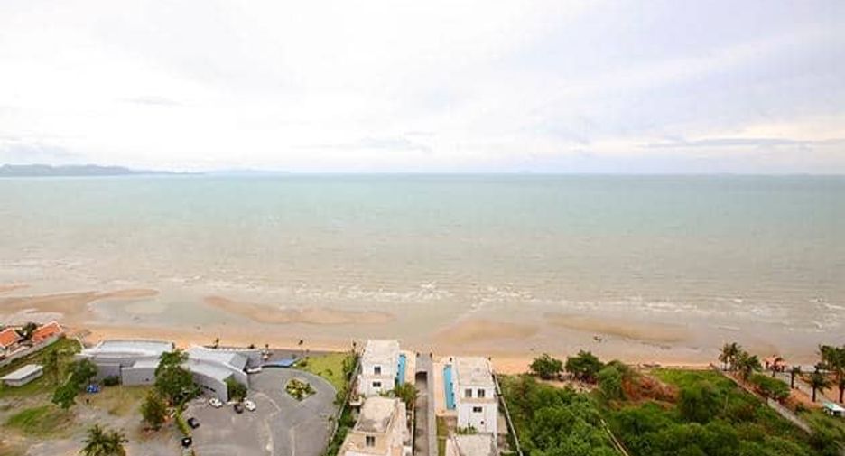 For sale 3 bedrooms condo in Jomtien, Pattaya