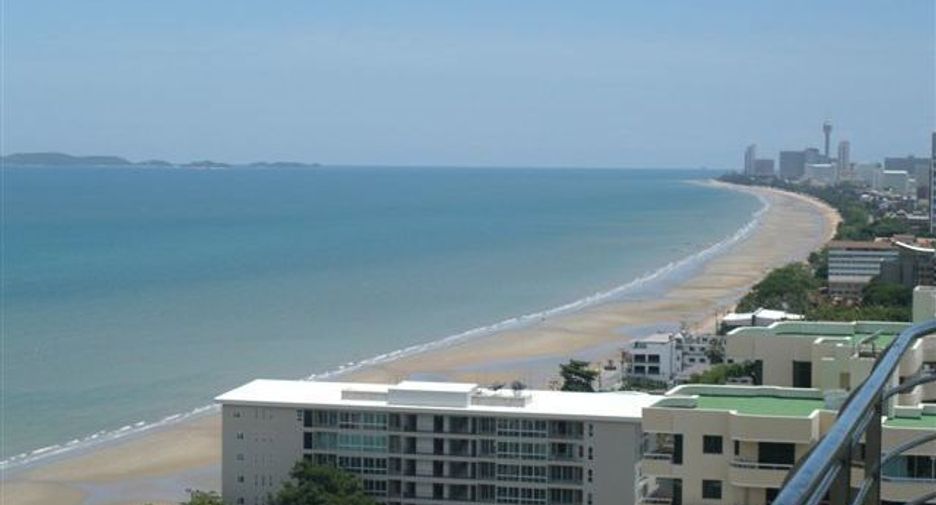 For sale 3 bedrooms condo in Jomtien, Pattaya