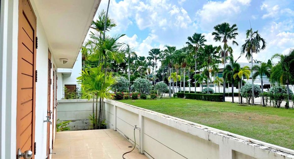 Casa en venta y en alquiler de 3 habitaciones en Bang Lamung, Chonburi