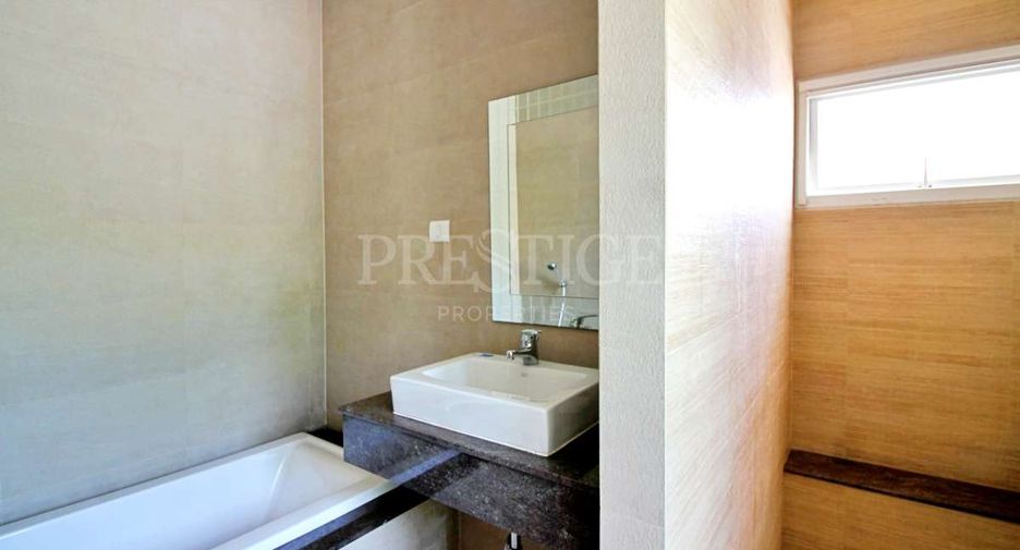 Casa en venta y en alquiler de 3 habitaciones en Bang Lamung, Chonburi