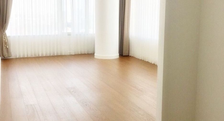 Condo en alquiler de 3 habitaciones en Pathum Wan, Bangkok