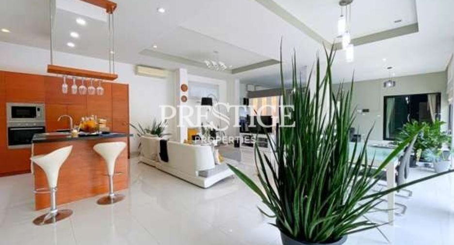 Haus zur Miete und zum Kauf mit 3 Zimmer in Bang Lamung, Chonburi
