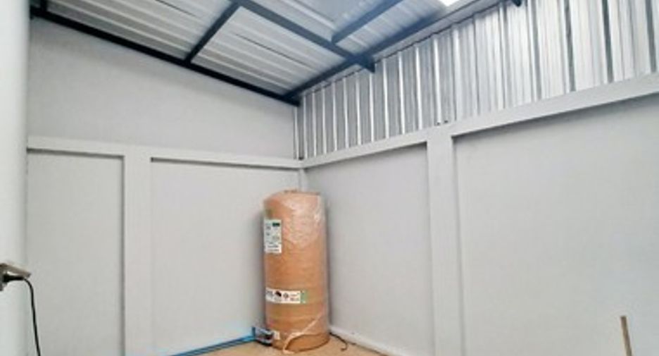 Gewerbefläche zur Miete mit 2 Zimmer in Bang Kapi, Bangkok