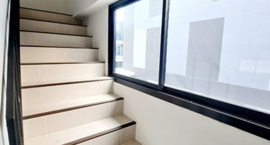 Gewerbefläche zur Miete mit 2 Zimmer in Bang Kapi, Bangkok