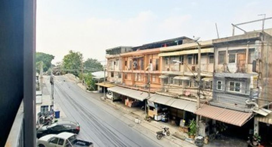Gewerbefläche zur Miete mit 2 Zimmer in Bang Kapi, Bangkok