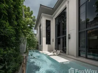 For sale 4 Beds house in Bang Kapi, Bangkok