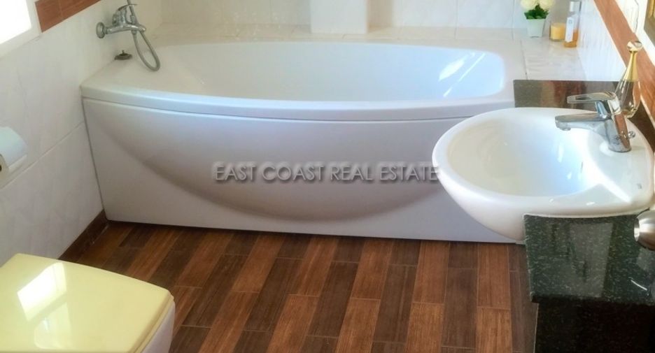 For sale 3 bedrooms house in Pratumnak, Pattaya