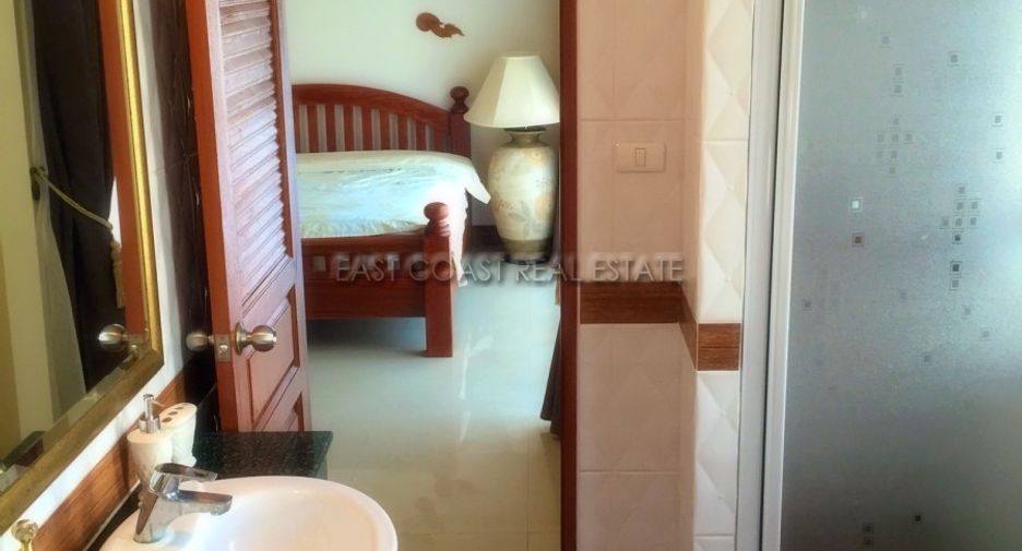 For sale 3 bedrooms house in Pratumnak, Pattaya