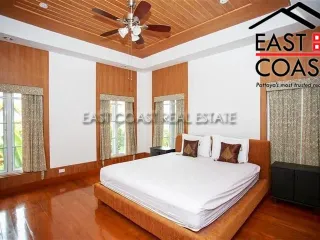 Casa en alquiler de 5 habitaciones en Bang Lamung, Chonburi