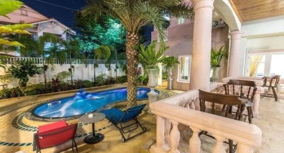 Haus zum Kauf mit 6 Zimmer in Bang Lamung, Chonburi