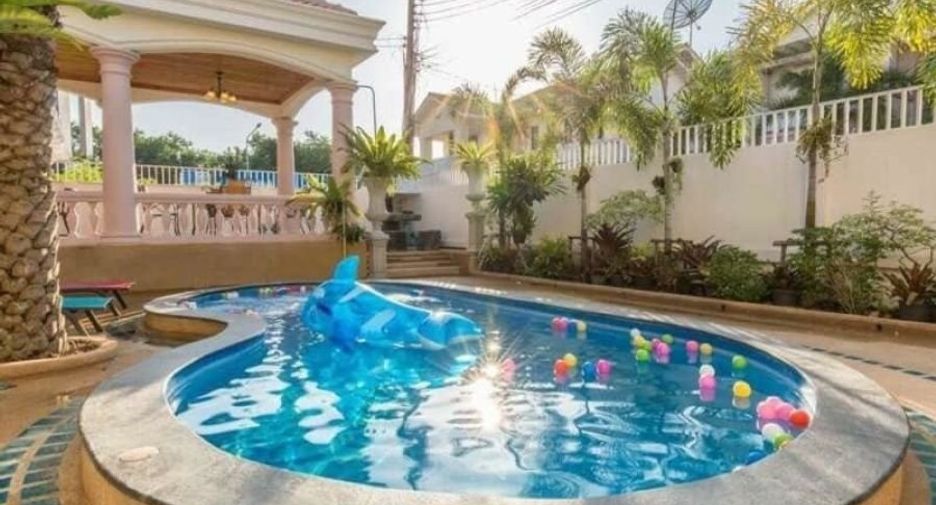Haus zum Kauf mit 6 Zimmer in Bang Lamung, Chonburi