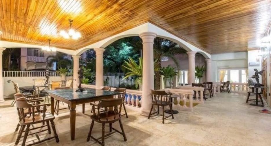 Haus zum Kauf mit 6 Zimmer in Bang Lamung, Chonburi