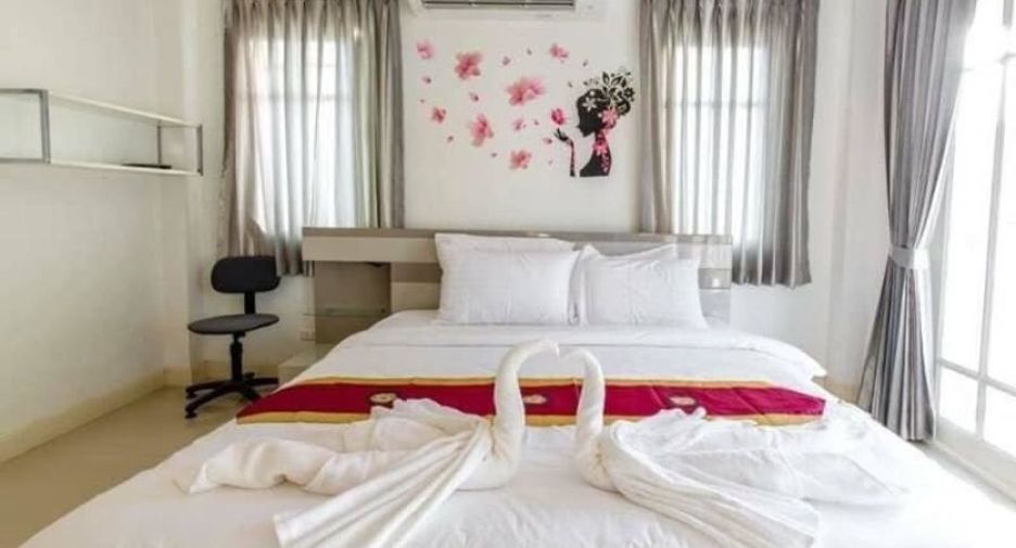 Haus zum Kauf mit 6 Zimmer in Bang Lamung, Chonburi