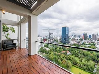 À vendre et à louer 3 chambres condo à Sathon, Bangkok