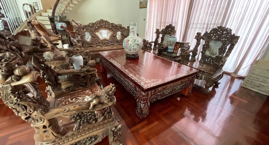For sale 8 bed house in Chom Thong, Bangkok