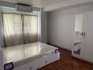 For rent 3 Beds condo in Saphan Sung, Bangkok